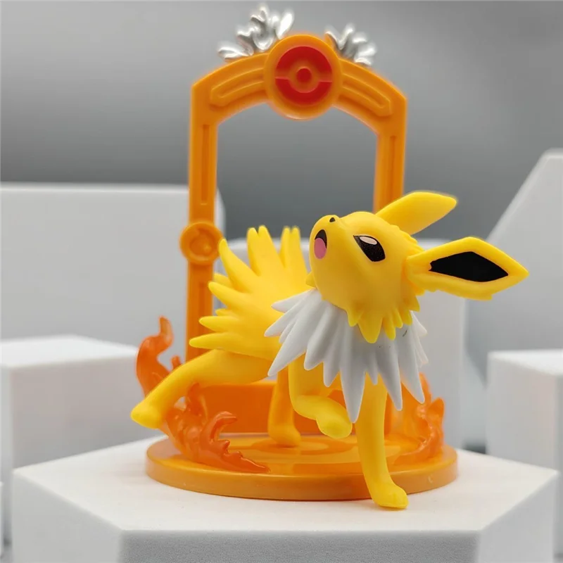 POK003 - Mistery Box di Eevee Vaporeon Jolteon Flareon Espeon Umbreon Leafeon Glaceon Sylveon Action Figure da 8 Cm in ABS