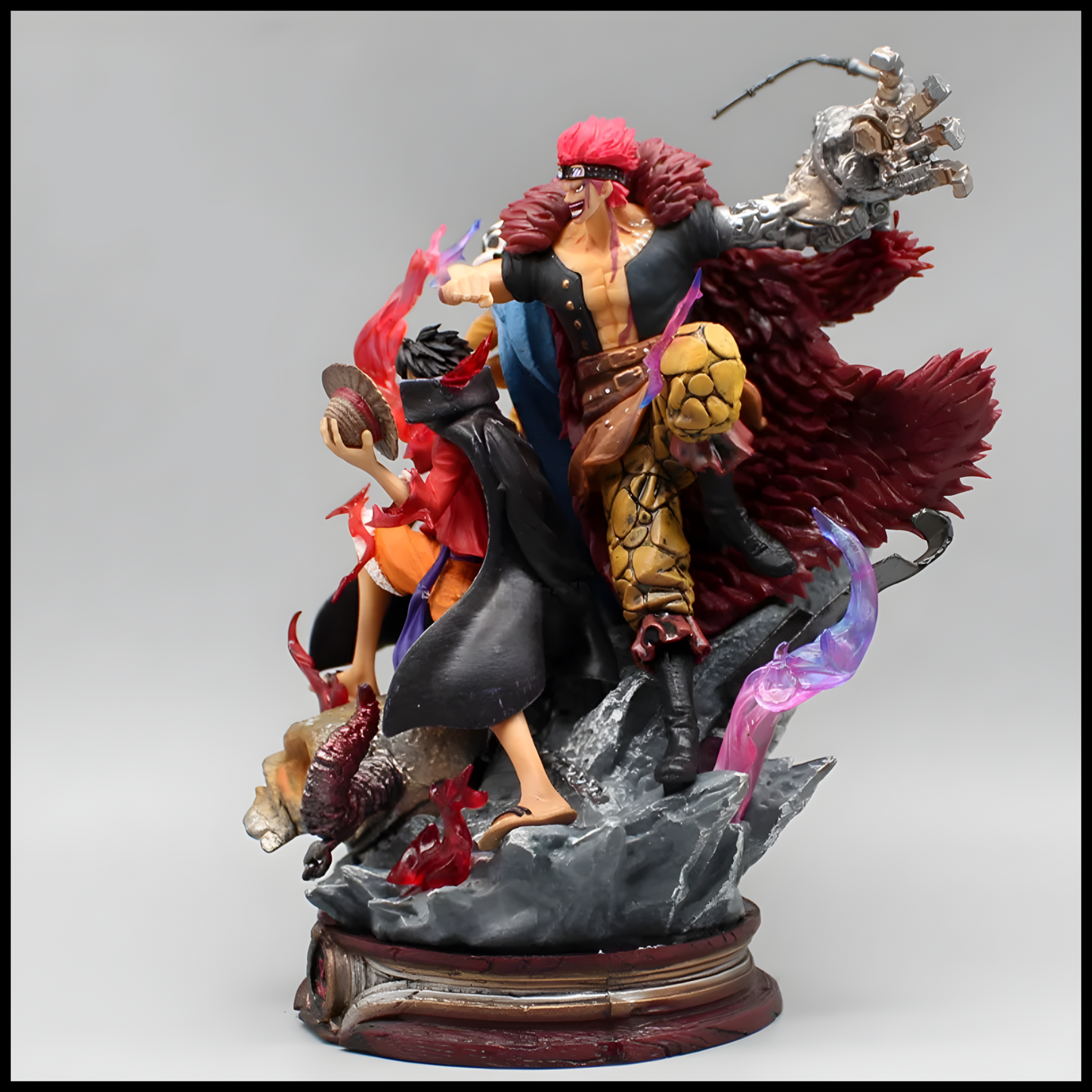 ONP017 - Three Captains Action Figure da 22cm in PVC