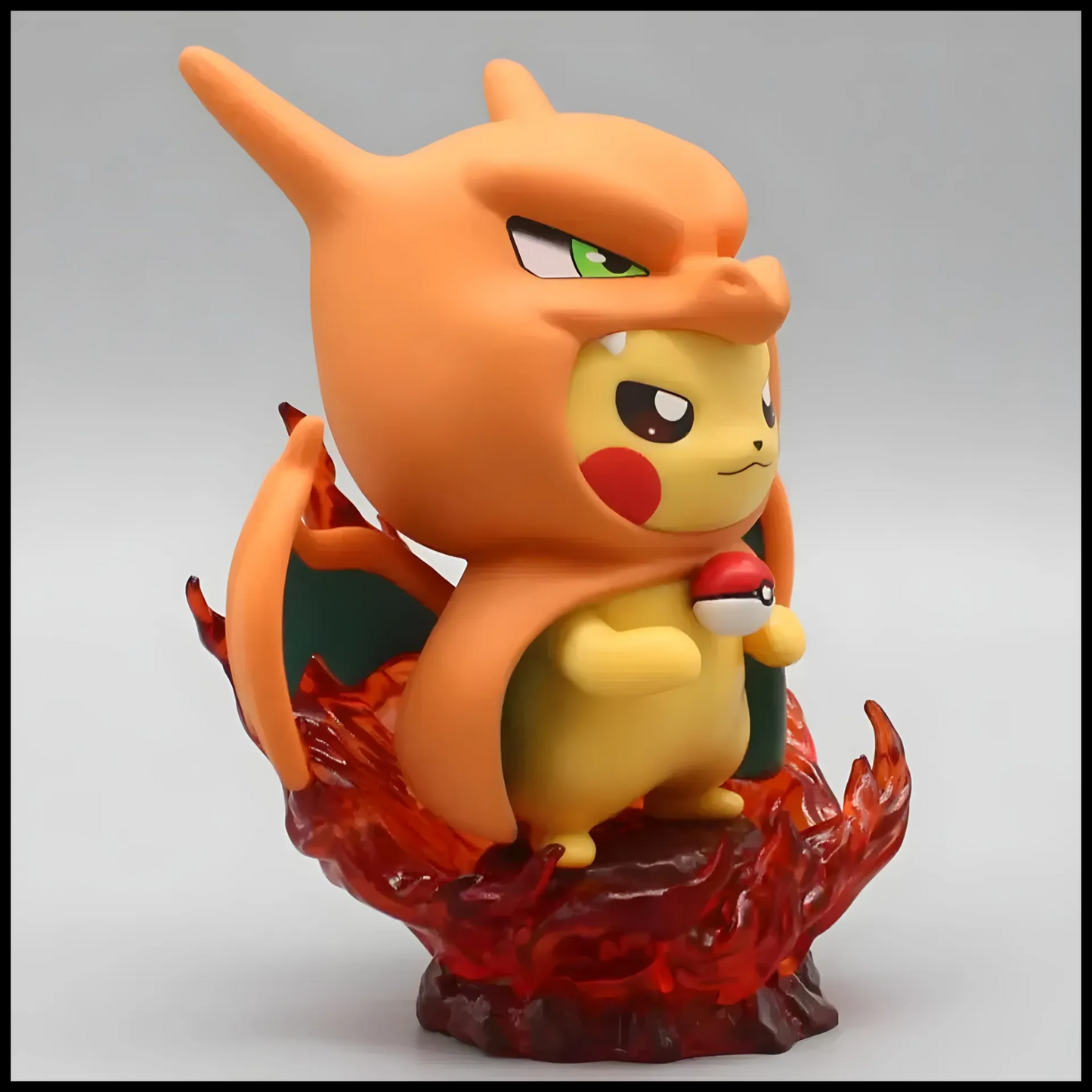 POK004 - Pikachu Cosplay Action Figure da 12cm in PVC